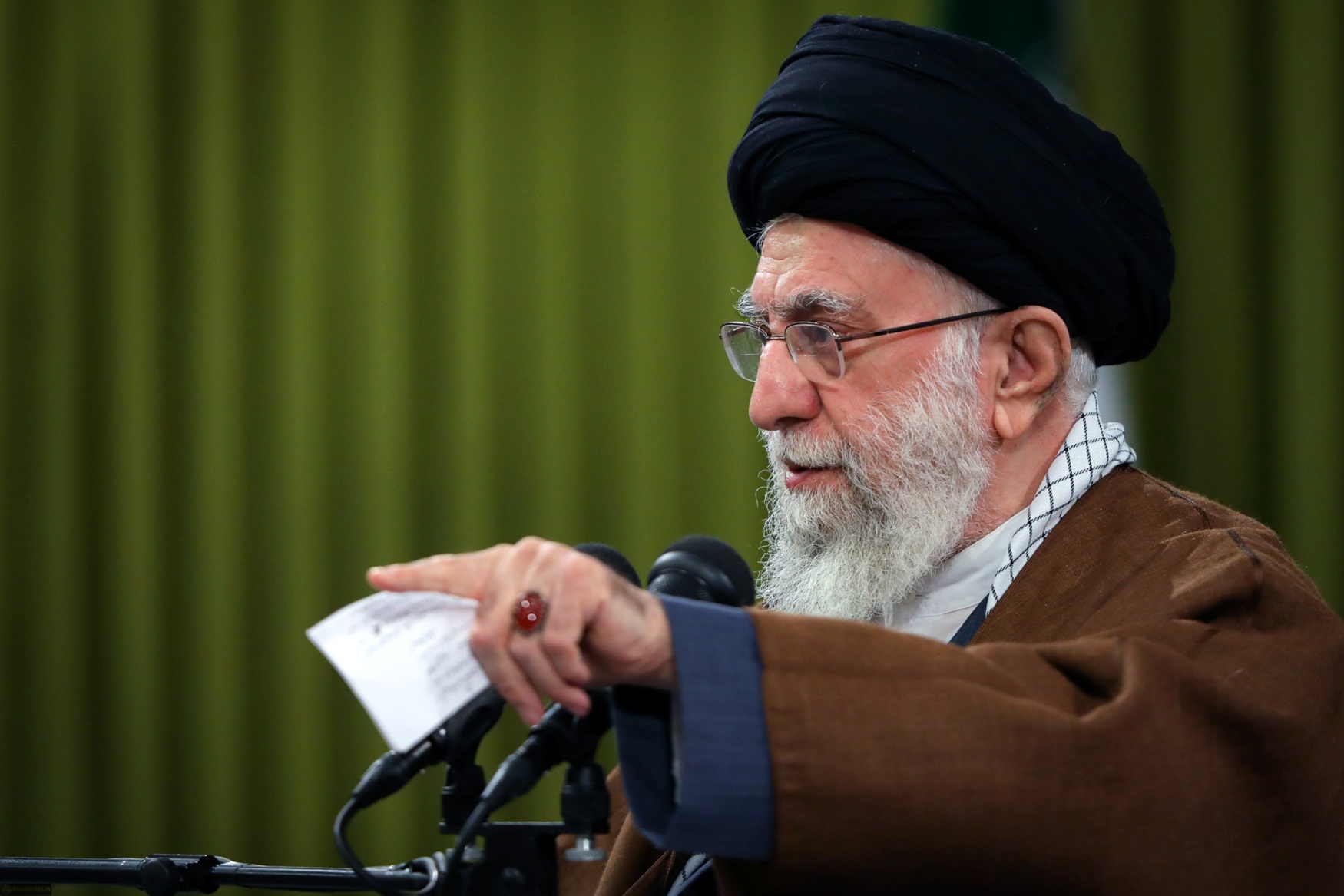ابلاغ سیاست‌های کلی برنامه هفتم با اولویت پیشرفت اقتصادی توأم با عدالت توسط رهبر انقلاب
