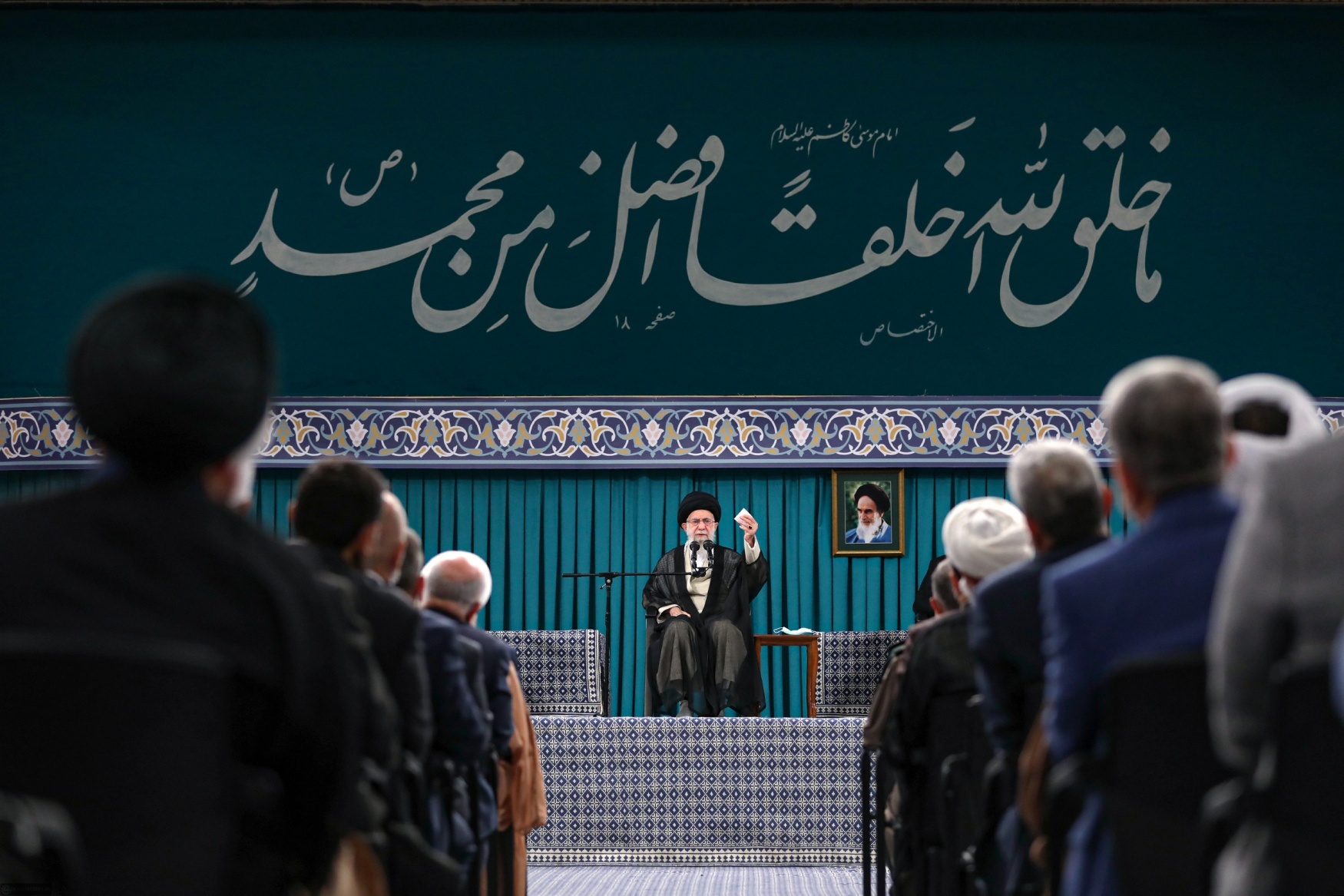 رهبر انقلاب در دیدار میهمانان کنفرانس وحدت اسلامى‌: ایستادیم و پیش رفتیم