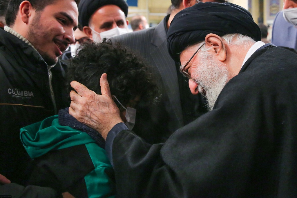 بیانات رهبر انقلاب در دیدار خانواده‌های شهدای حادثه‌ تروریستی شاهچراغ شیراز