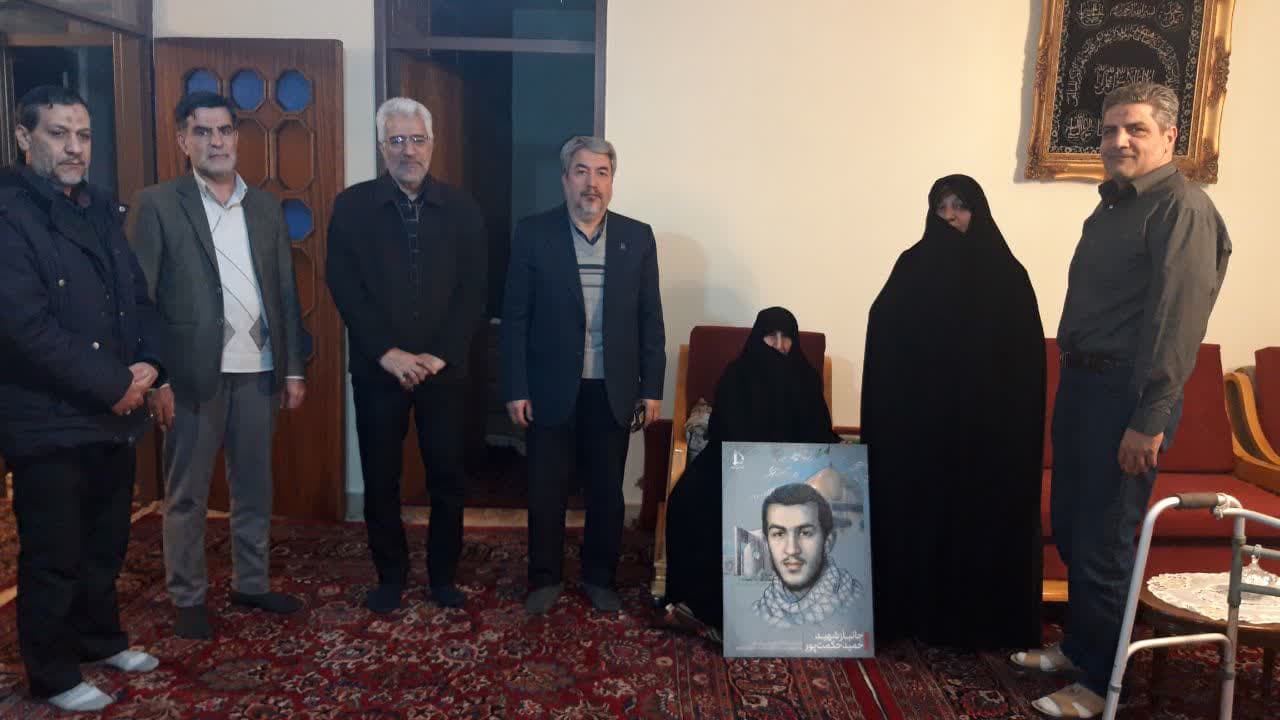 دیدار با خانواده شهید حمید حکمت پور
